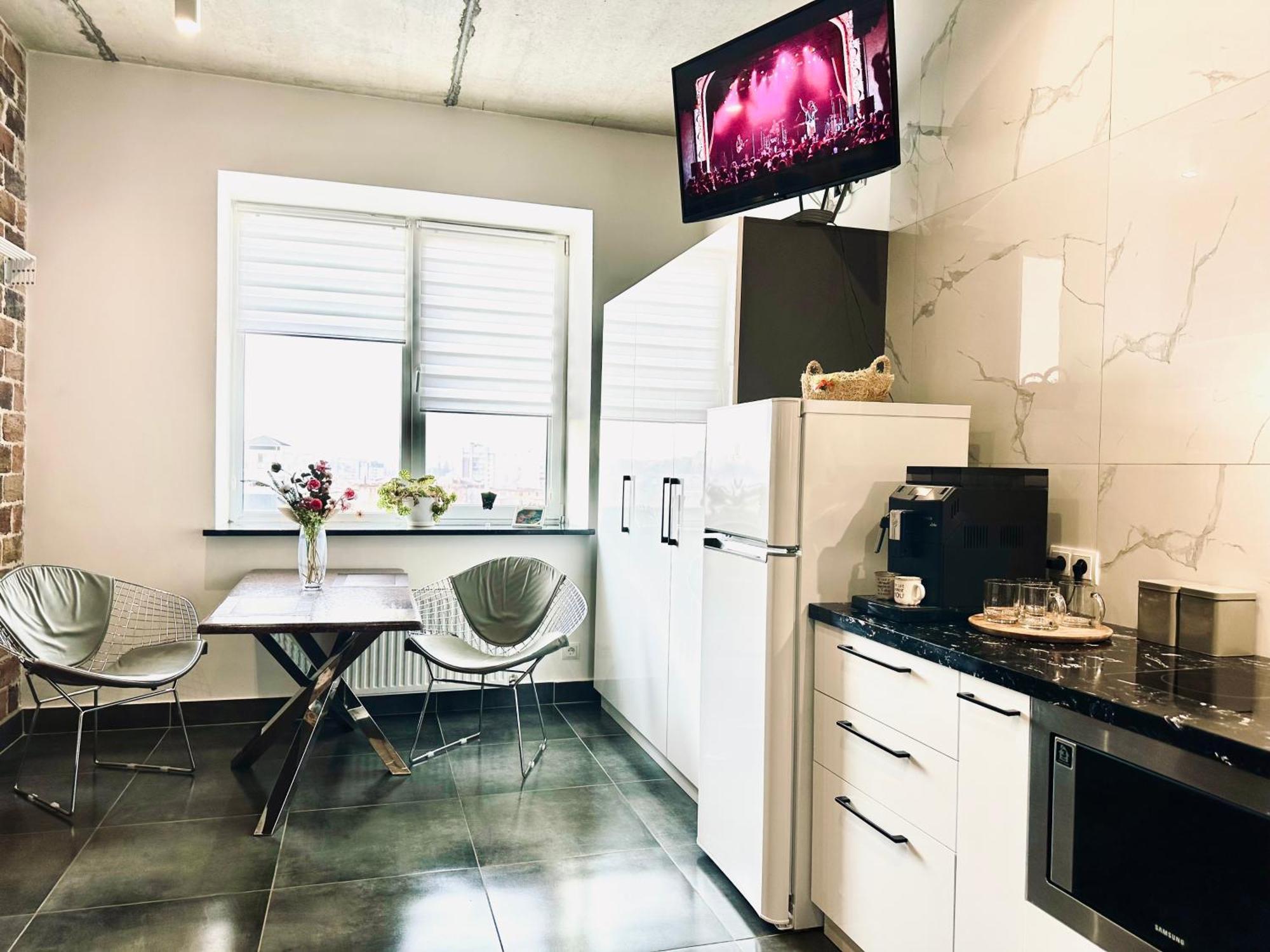 Modern Apartments With A Coffee Machine In The City Center, A View Of The City روفنو المظهر الخارجي الصورة
