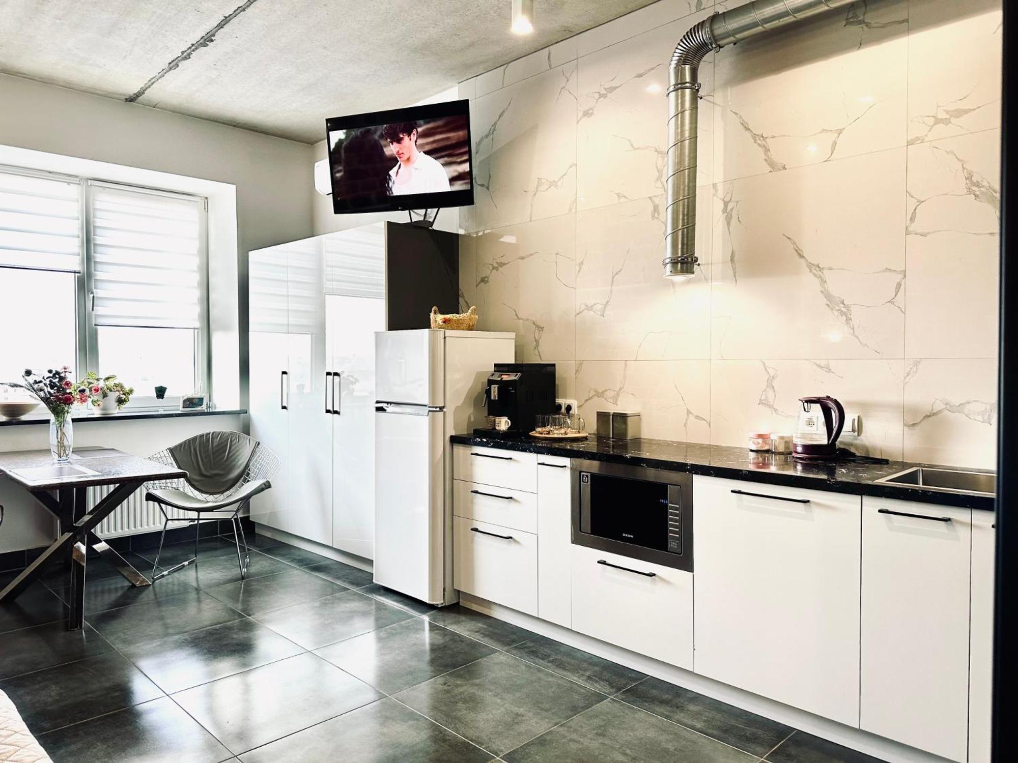 Modern Apartments With A Coffee Machine In The City Center, A View Of The City روفنو المظهر الخارجي الصورة