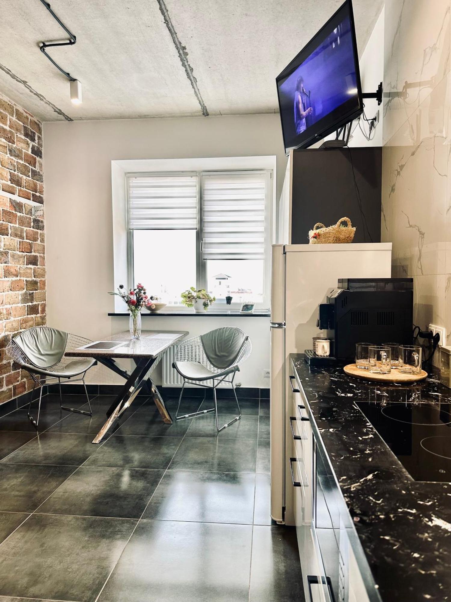 Modern Apartments With A Coffee Machine In The City Center, A View Of The City روفنو المظهر الخارجي الصورة