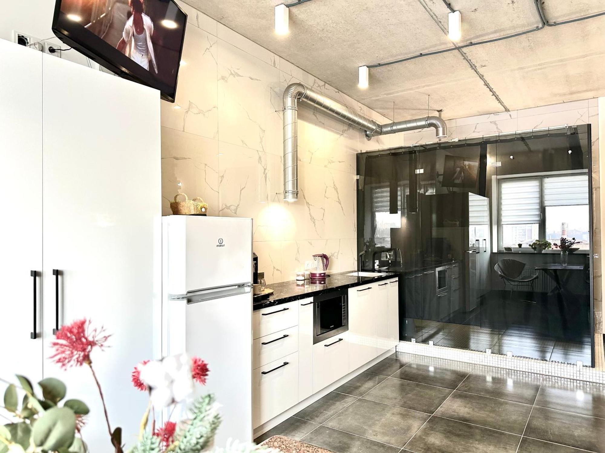 Modern Apartments With A Coffee Machine In The City Center, A View Of The City روفنو المظهر الخارجي الصورة